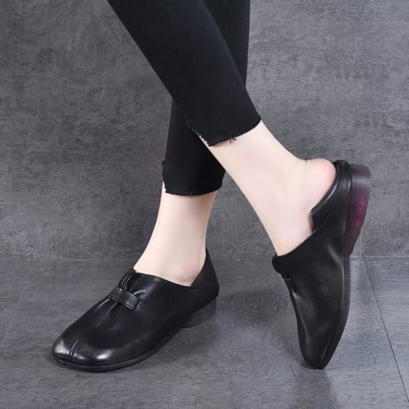 2025 novos sapatos de couro confortáveis ​​e baixos com sola macia