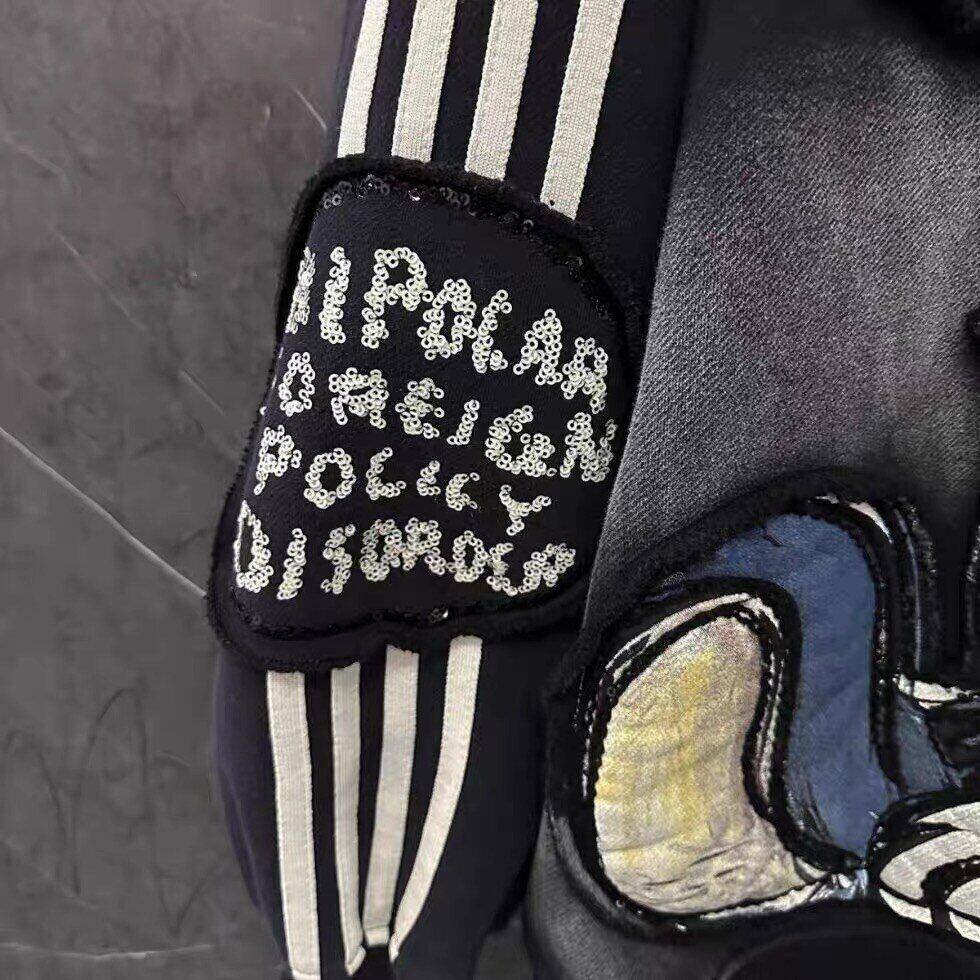 Moletom com capuz de desenho animado