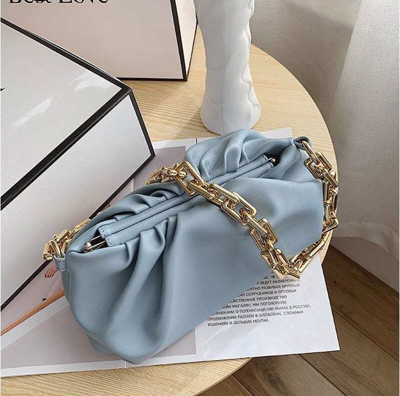 Bolsa de Ombro Nuvem 2024