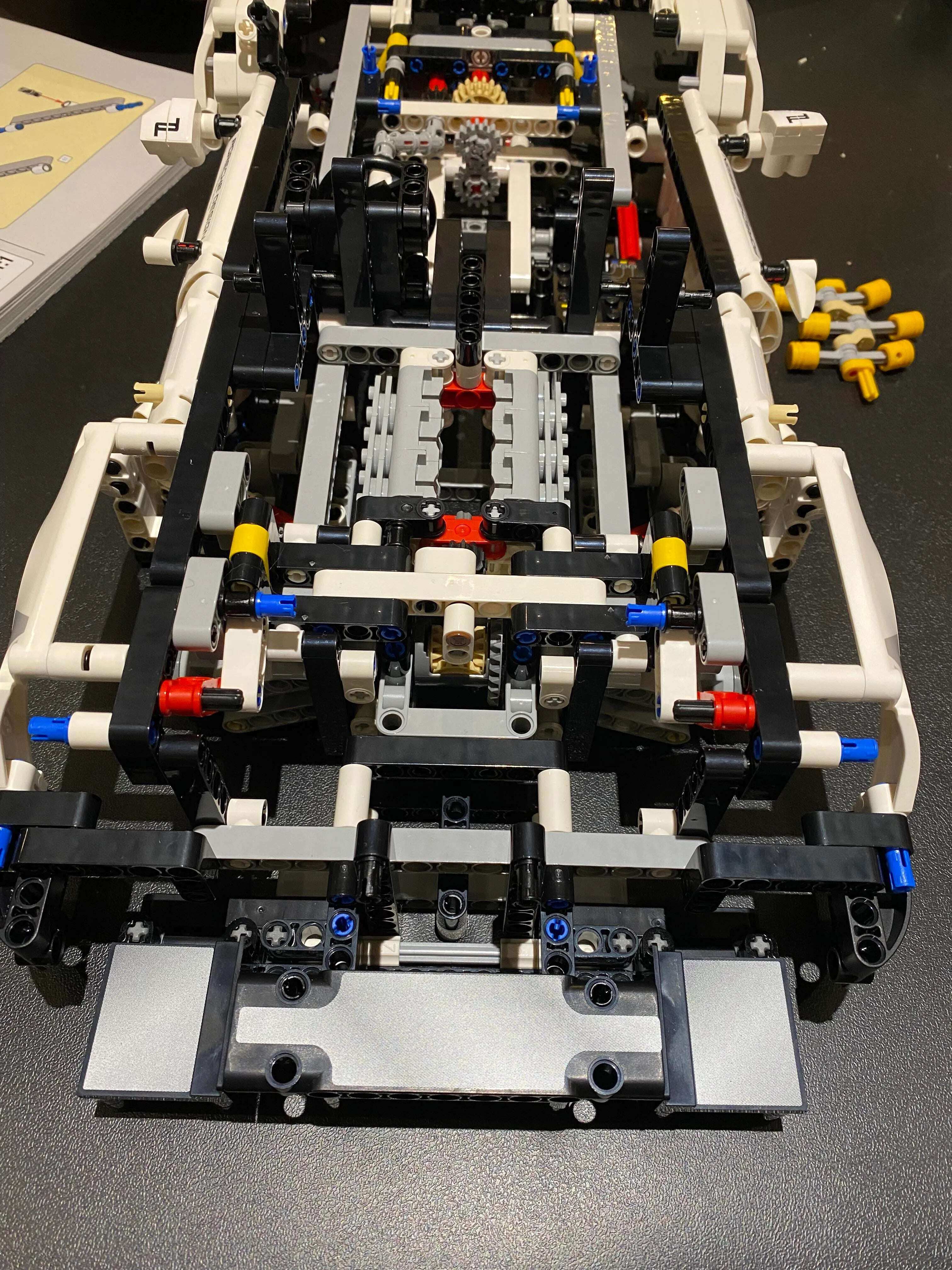 Porsche 911 RSR Lego branco (1580 peças) (1580 peças) com motor boxer de 6 cilindros e portas - Escala 1:10 - 1580 peças