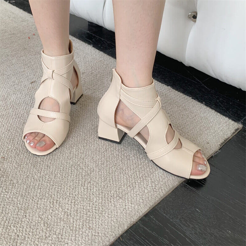 Genuíno couro macio verão novo estilo romano sandálias femininas baixo salto médio couro senhoras sapatos de salto grosso oco boca peixe sapatos altos
