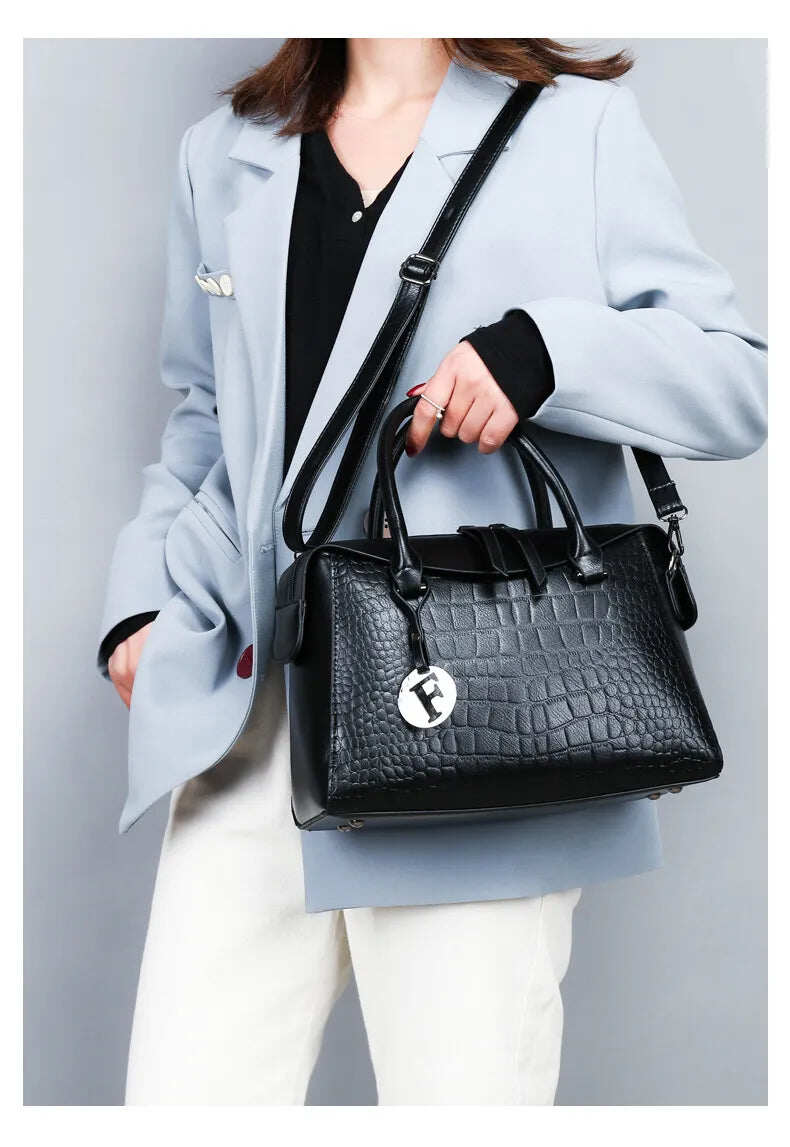 Novo Saco grande em relevo bolsa de ombro feminina com ombro inclinado