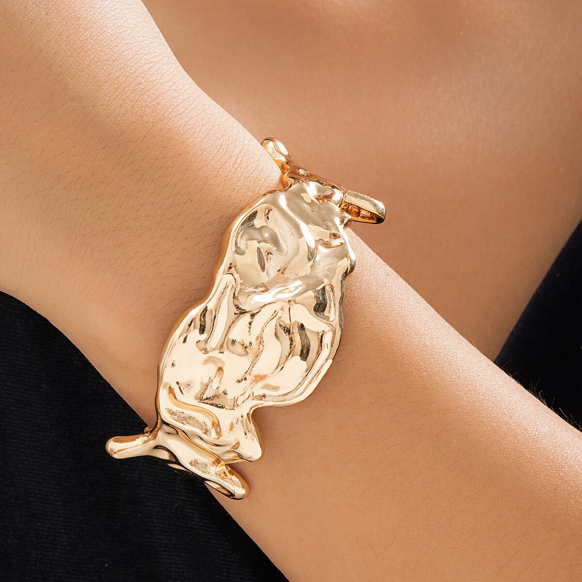 Moda líquida plissada irregular gargantilha nicho metal lava colar