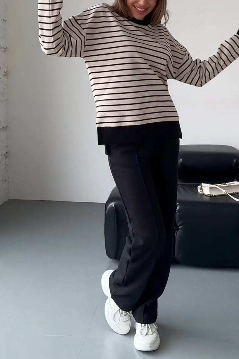 Terno feminino casual listrado com gola redonda e duas peças