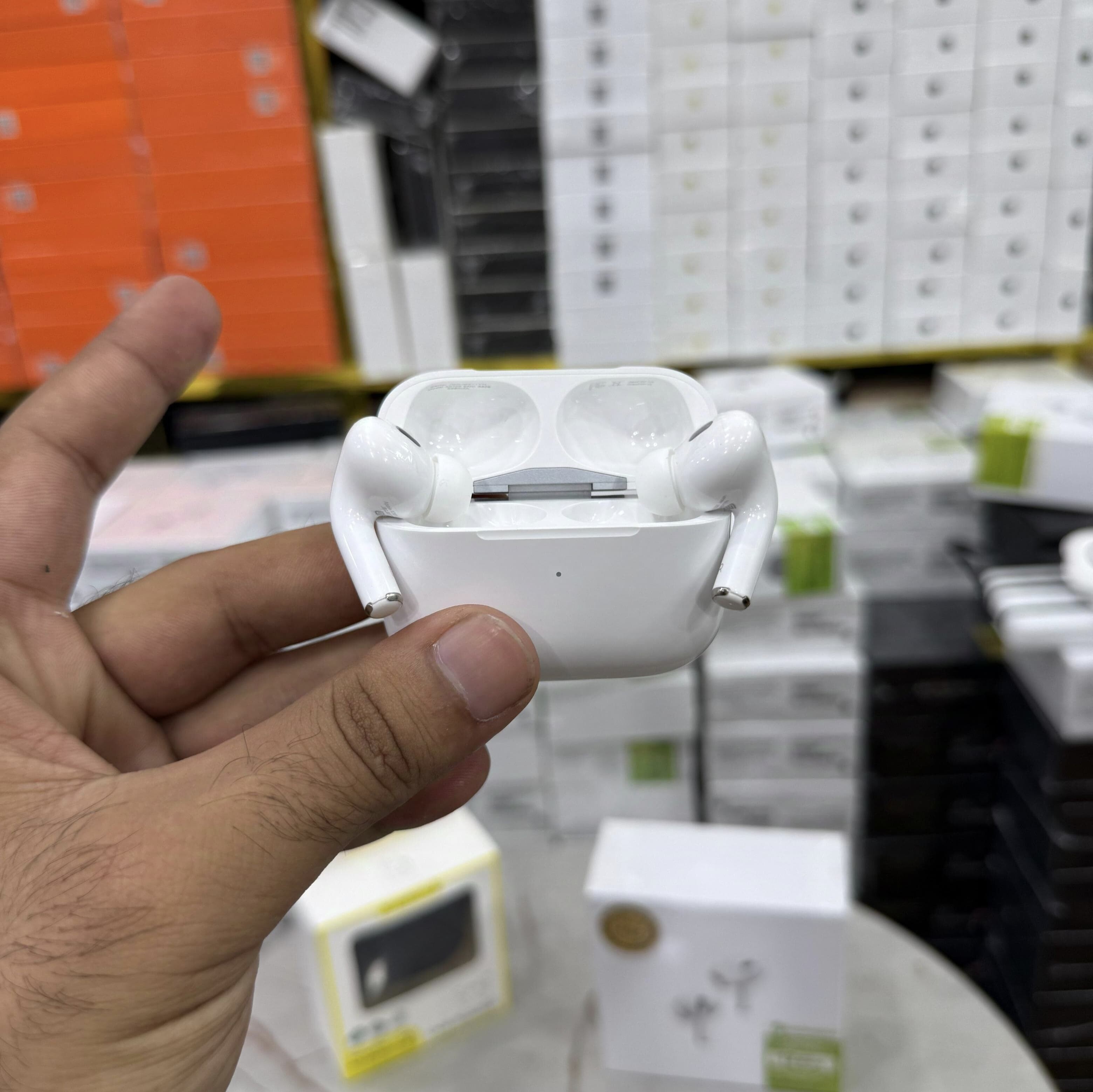 Airpods Pro (2ª geração) fabricado no Japão com estojo de carregamento MagSafe (USB-C)