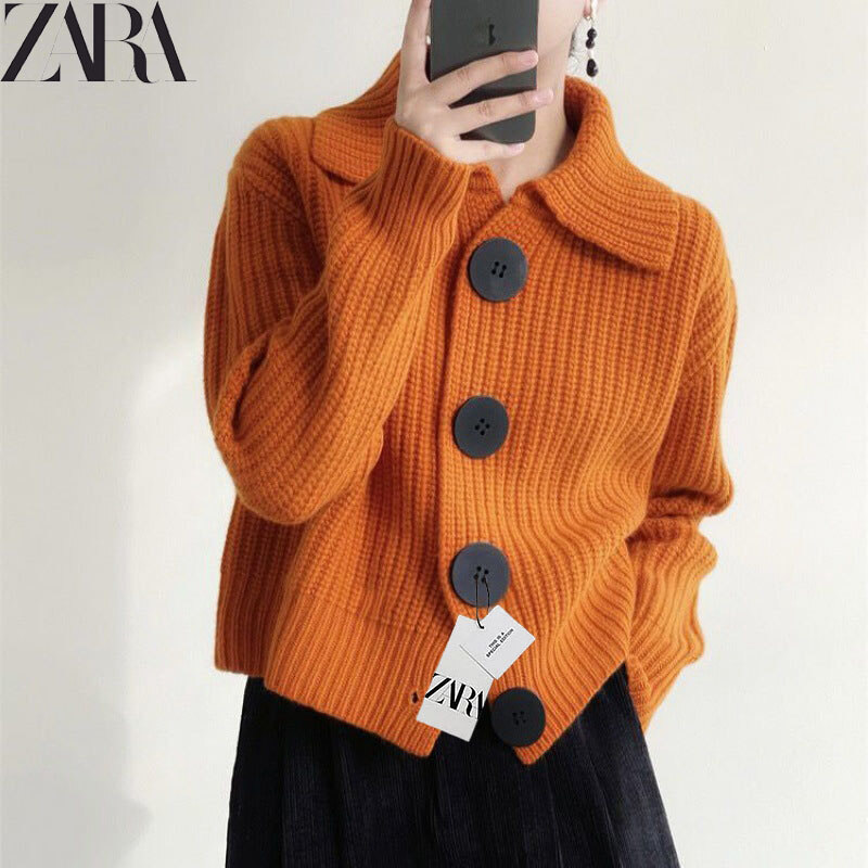 Cardigan com botão personalizado