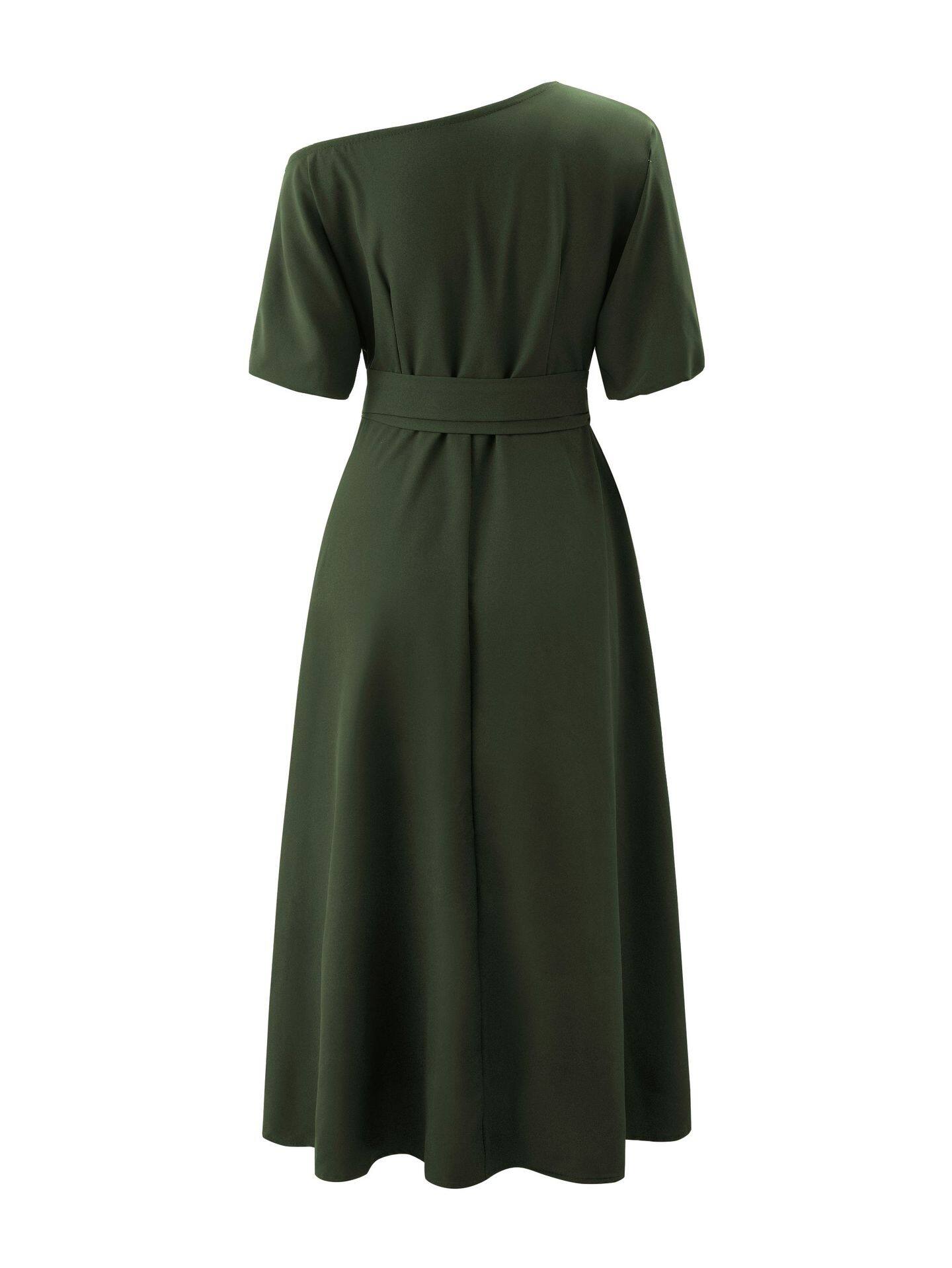 Gola de ombro inclinada amarrada na cintura elegante vestido de cor sólida