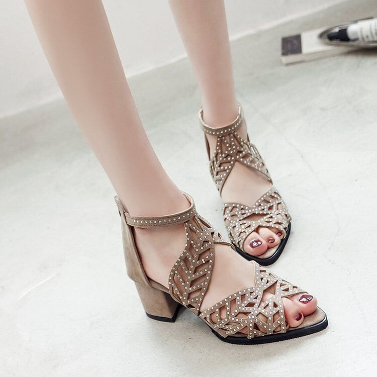 Novos sapatos de salto alto femininos em estilo boho