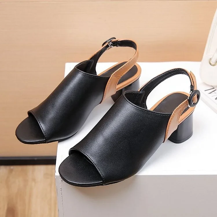 Sandálias femininas elegantes com salto grosso