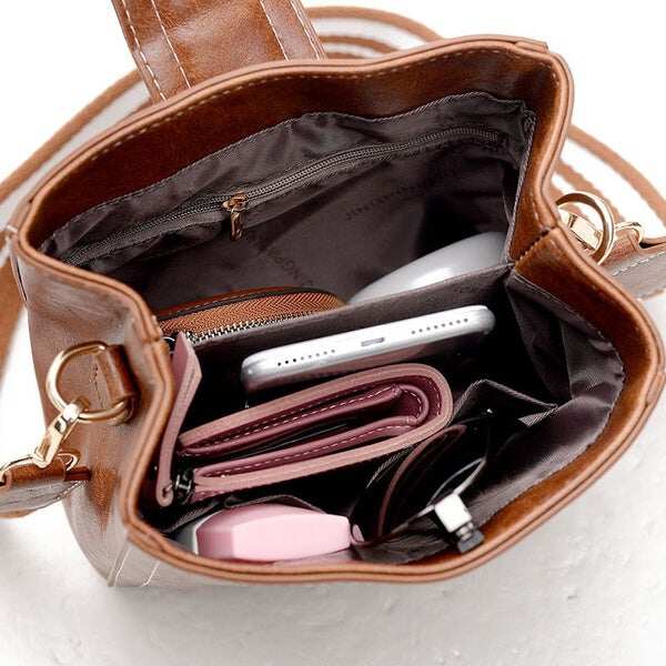 Bolsa em estilo retrô com fivela