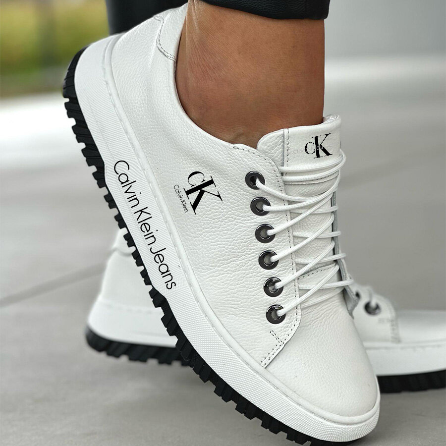 Ultralekkie i wygodne białe sneakersy, lekki system ruchu, skóra naturalna