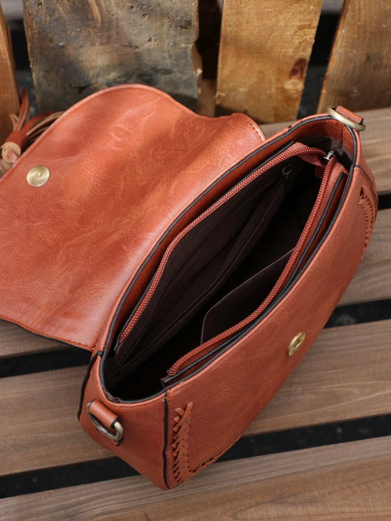 Bolsa vintage feita à mão com borla