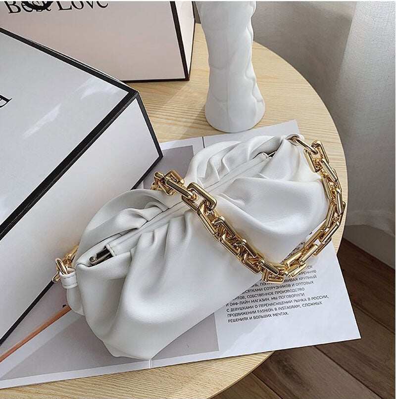 Bolsa de Ombro Nuvem 2024