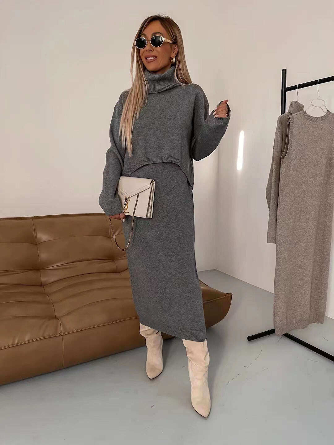 Conjunto de saia de malha de duas peças de cor sólida com gola alta