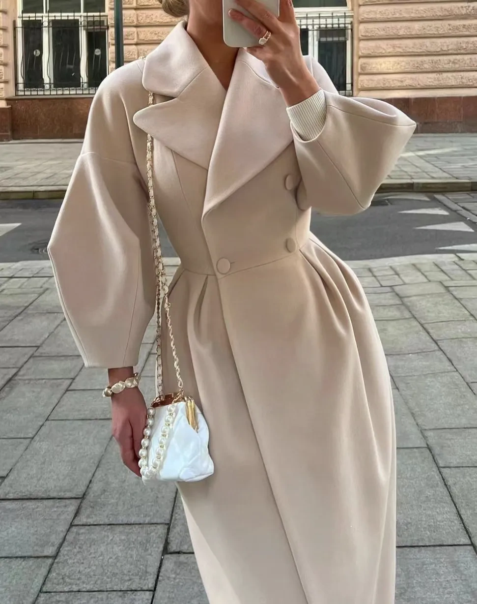 💕NOVO VESTIDO DE MALHA EUROPEU E AMERICANO OUTONO E INVERNO COM MANGA RETRO E ETIQUETA GRANDE.