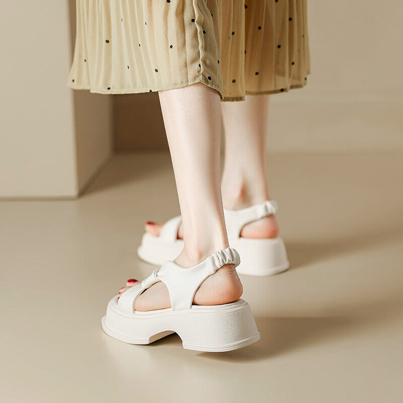 Novas sandálias de verão para mulher com sola grossa, sapatos romanos abertos e sola plataforma