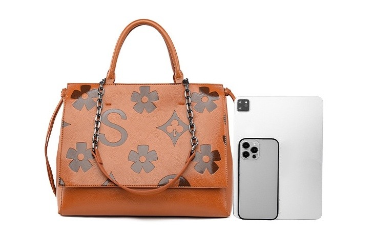 2025-ös új válltáska. Nagy kapacitású,