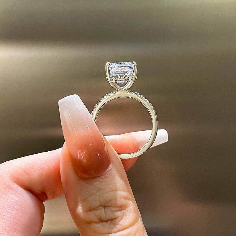 Anel de noivado com corte radiante de diamante simulado Louily em prata esterlina