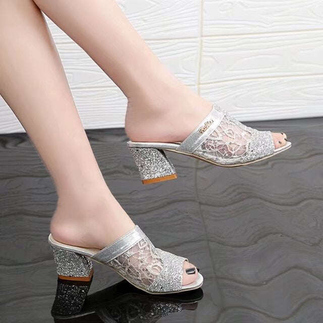 😍Último dia 50% OFF😍 - Sandálias femininas decoradas com lantejoulas