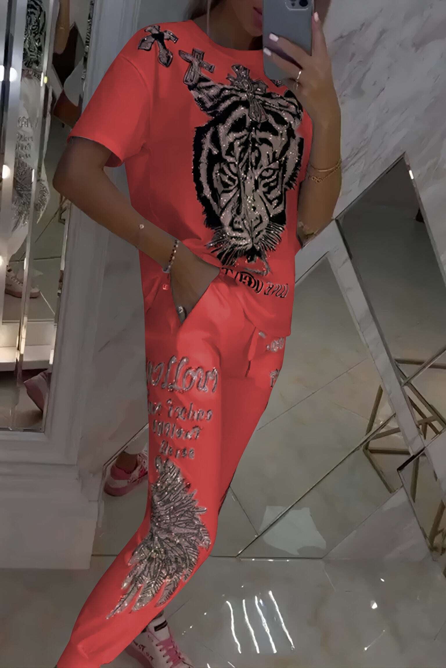 Conjunto feminino de duas peças top e calça com estampa Hot Diamond