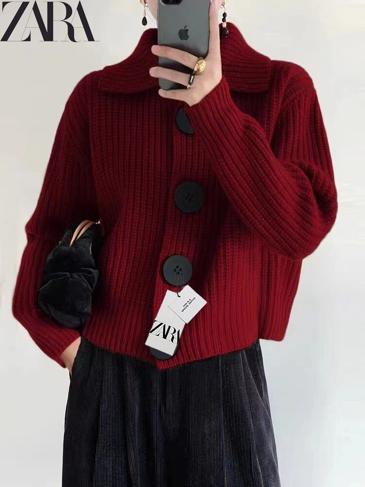 Cardigan com botão personalizado
