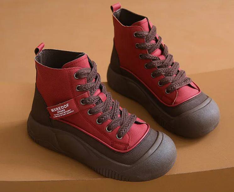 Sapatos casuais com sola alta e grossa