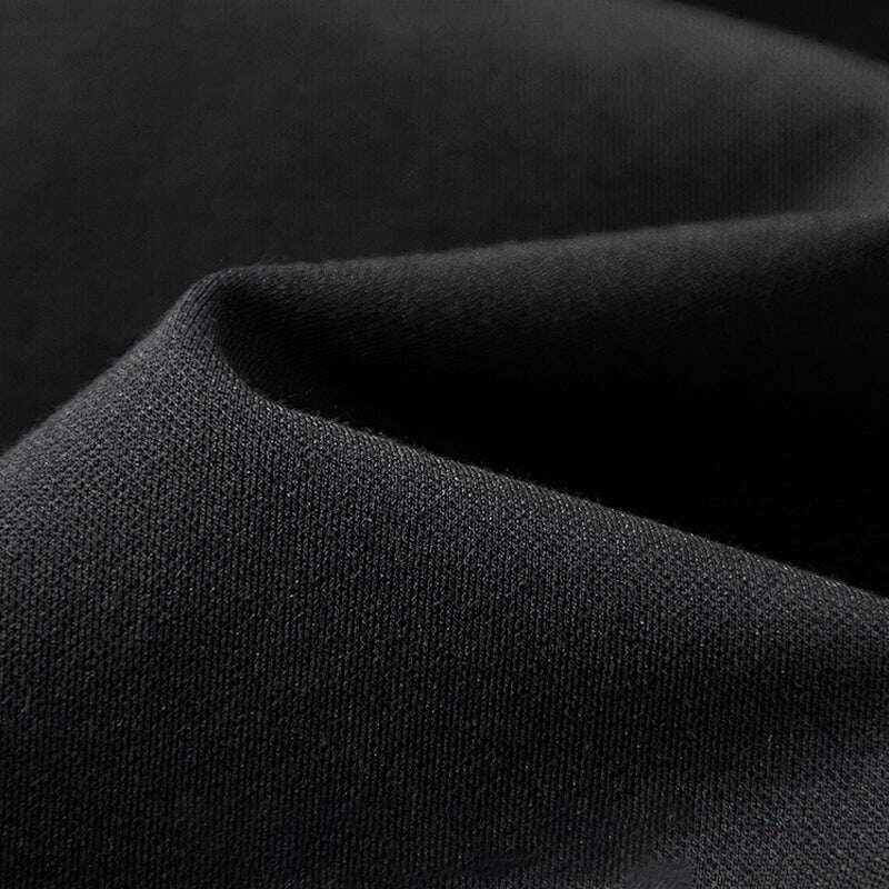 Blusa feminina de manga comprida e gola redonda em cor sólida