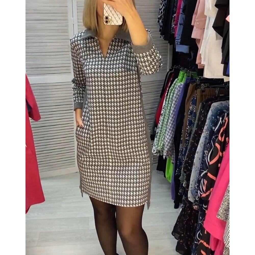Vestido xadrez com mangas compridas e bolsos