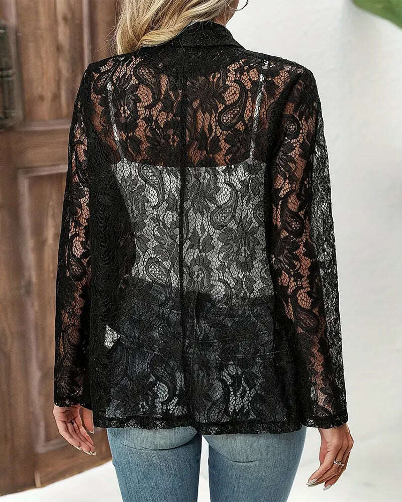 Casaco elegante monocromático com renda floral e lapelas