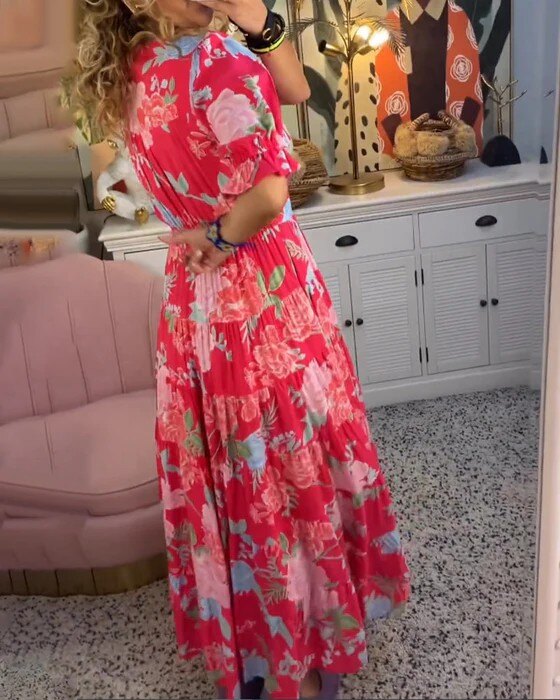 Vestido estampado floral com decote em V e bolso