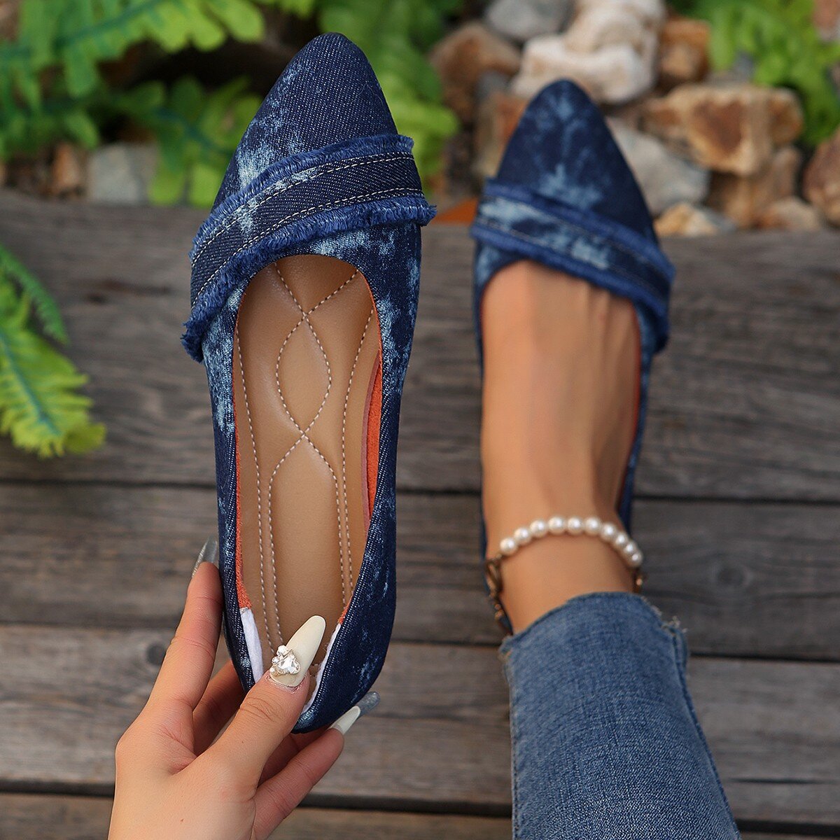 Women's comfortable breathable slip-on shoes with arch support, non-slip, everyday