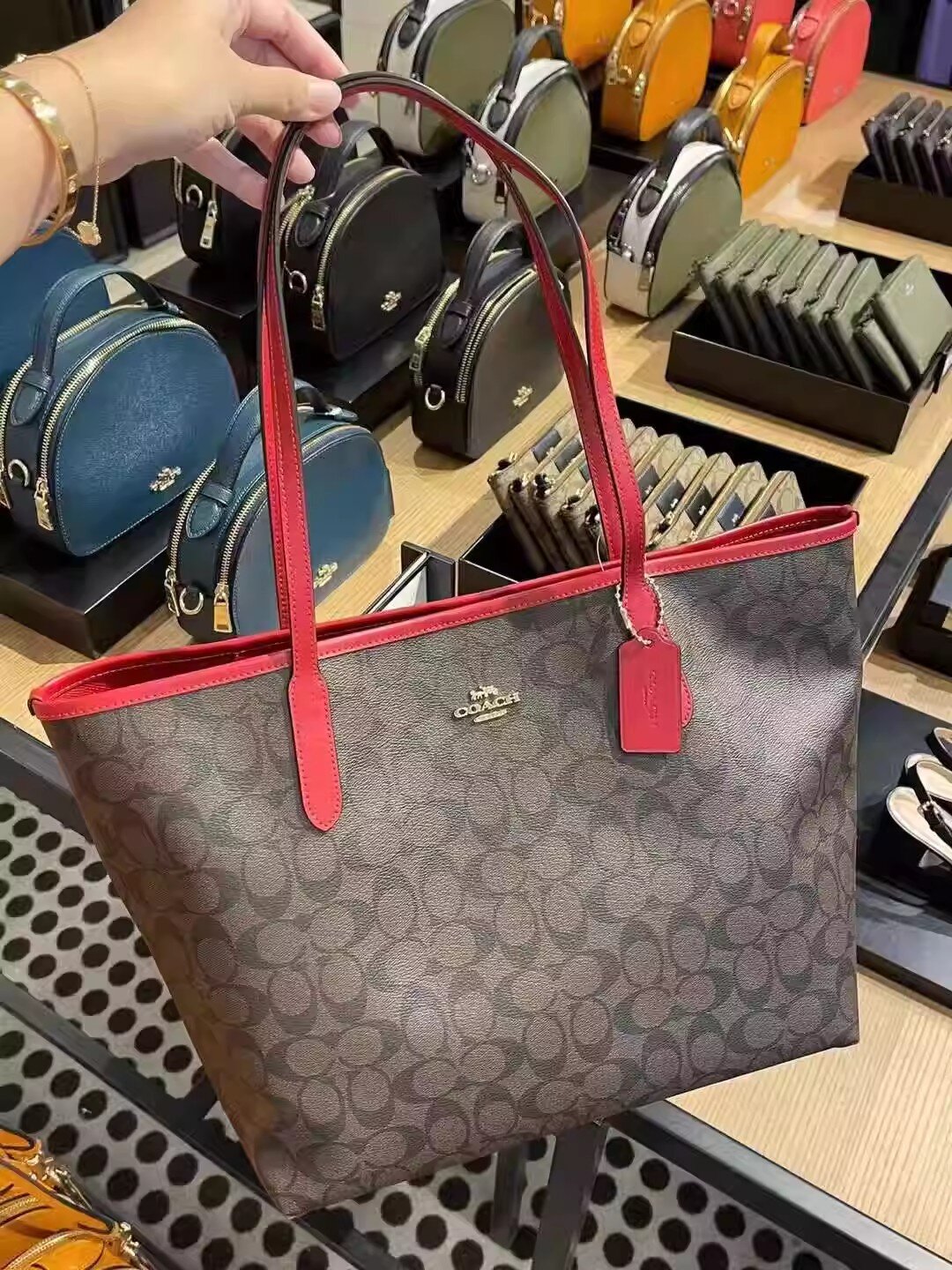 [Tax-free shopping]Coach/Coach women's bag tote bag single-sided magnetic buckle tote one-shoulder handbag shopping bag