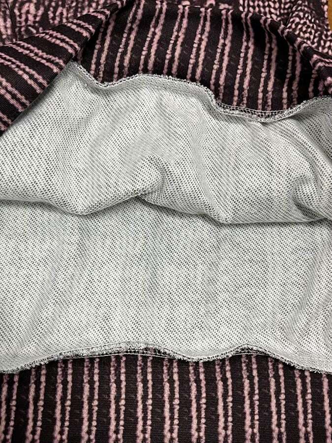 Ανδρικό φούτερ με κουμπιά γιακά με στάμπα ρετρό στάμπα