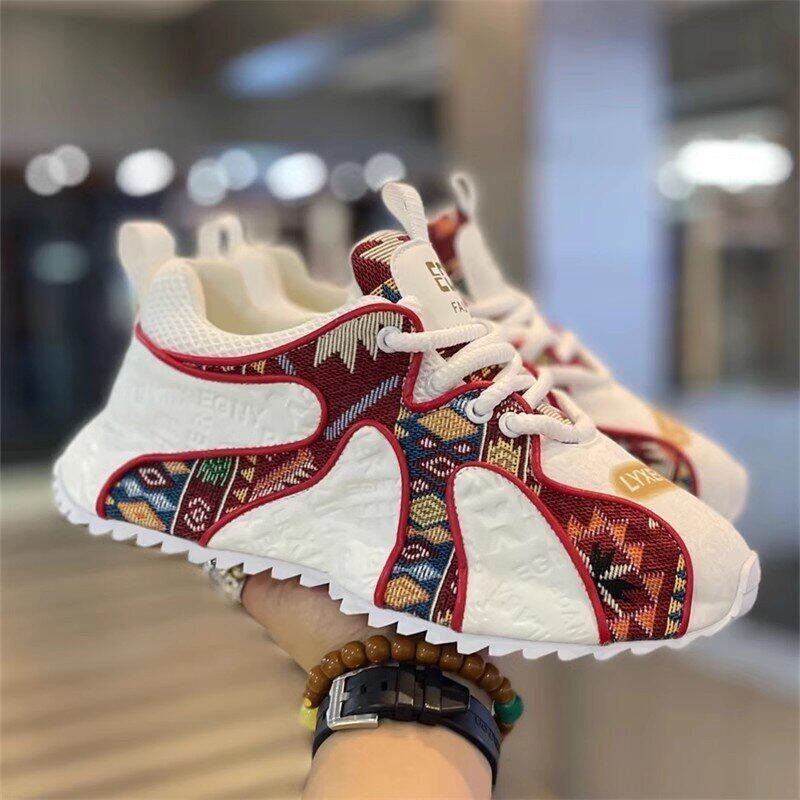 2024 Sapatos casuais com costura bordada da moda