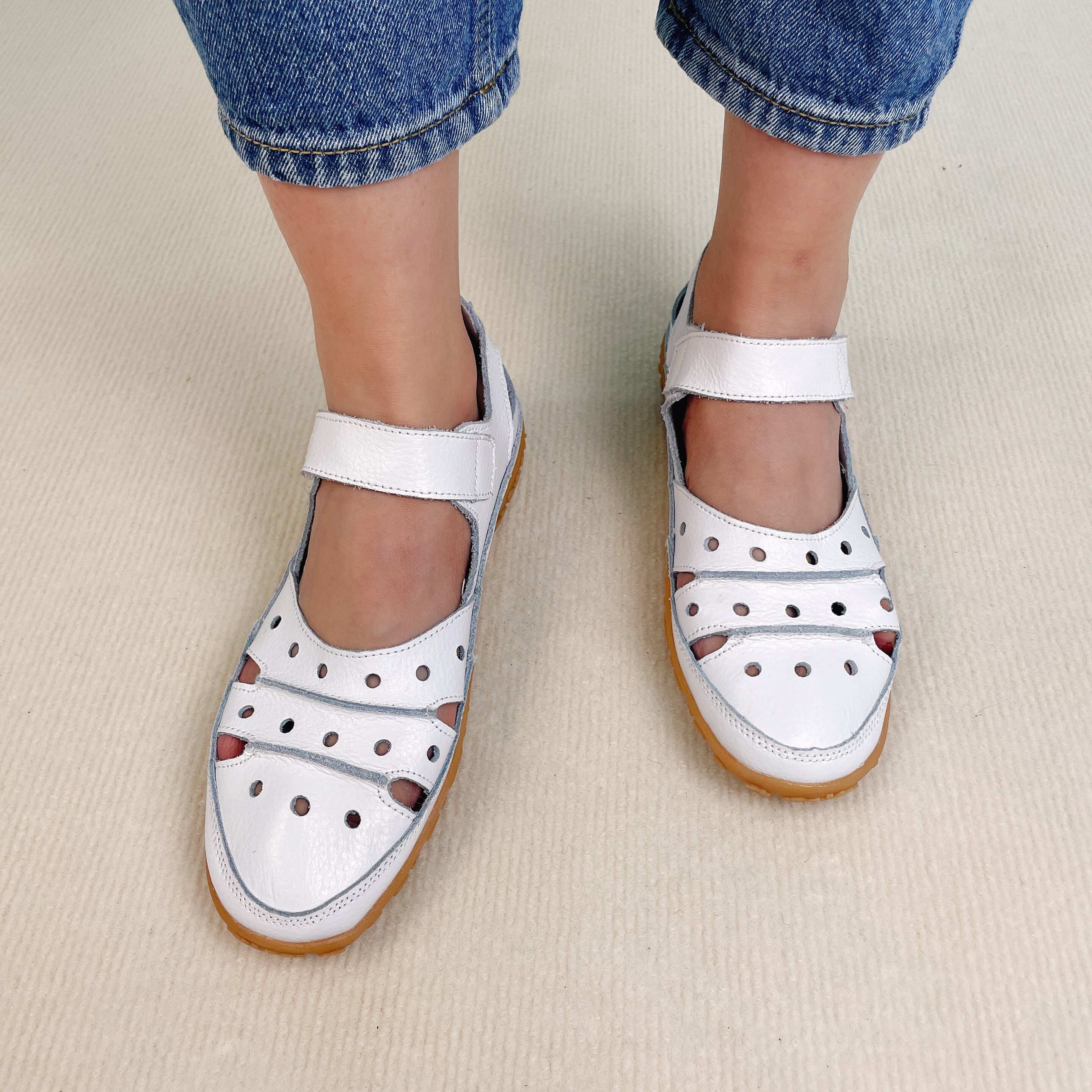 Sandália Rasa Feminina Com Gancho Oco