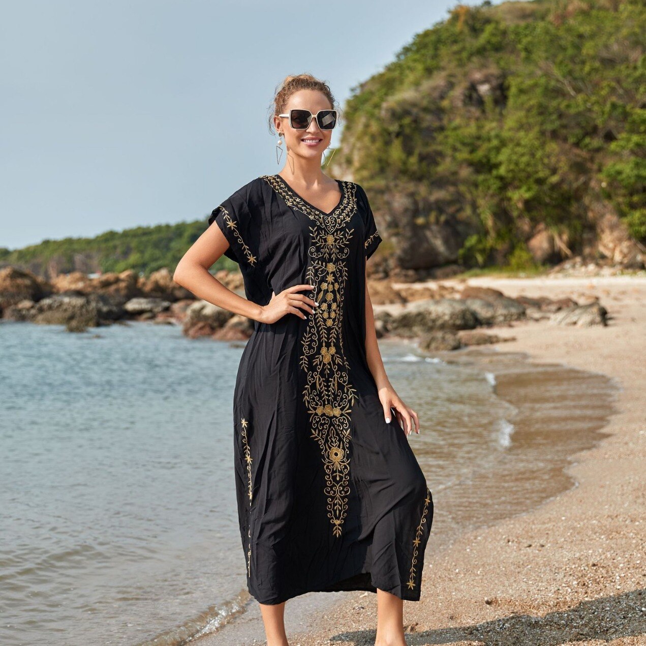 Novo vestido longo bordado de verão vestido de férias à beira-mar