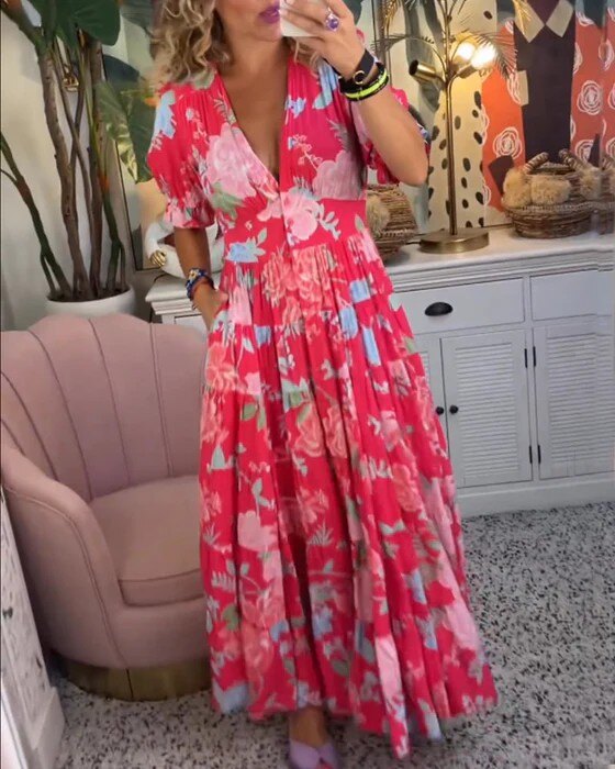 Vestido estampado floral com decote em V e bolso