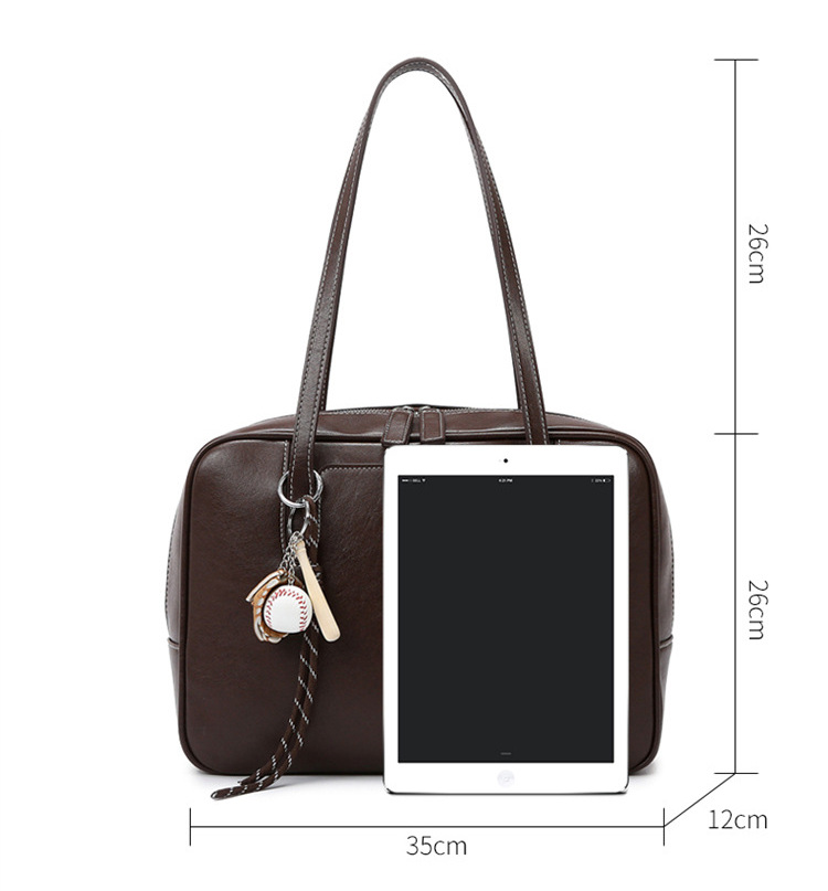 New shoulder bag: large capacity, retro style.