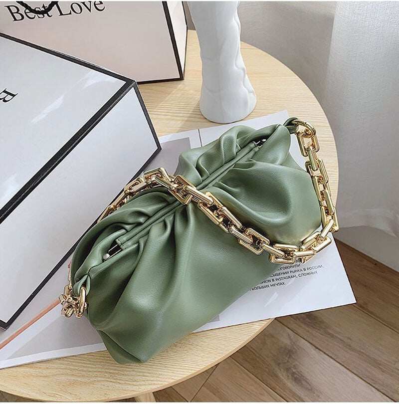 Bolsa de Ombro Nuvem 2024