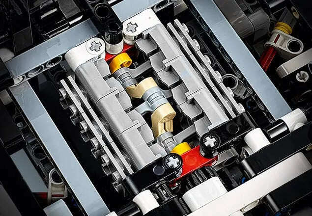 Porsche 911 RSR Lego branco (1580 peças) (1580 peças) com motor boxer de 6 cilindros e portas - Escala 1:10 - 1580 peças