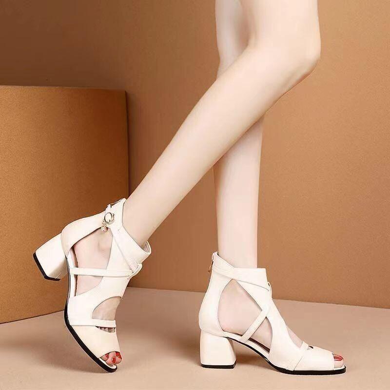 Genuíno couro macio verão novo estilo romano sandálias femininas baixo salto médio couro senhoras sapatos de salto grosso oco boca peixe sapatos altos