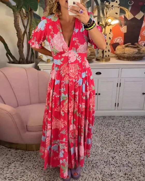 Vestido estampado floral com decote em V e bolso