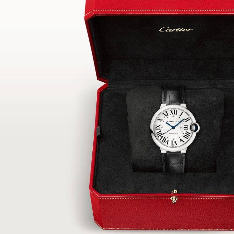 Zegarek Ballon Bleu de Cartier, 33 mm, mechanizm z naciągiem automatycznym.