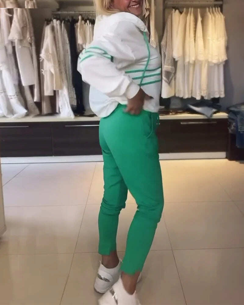 Conjunto de moletom com estampa listrada