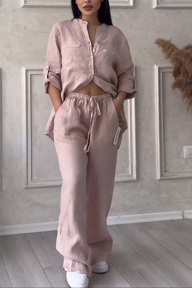 🌸Terno feminino de duas peças feito de algodão e linho. Camisa e calças fechadas com botões.
