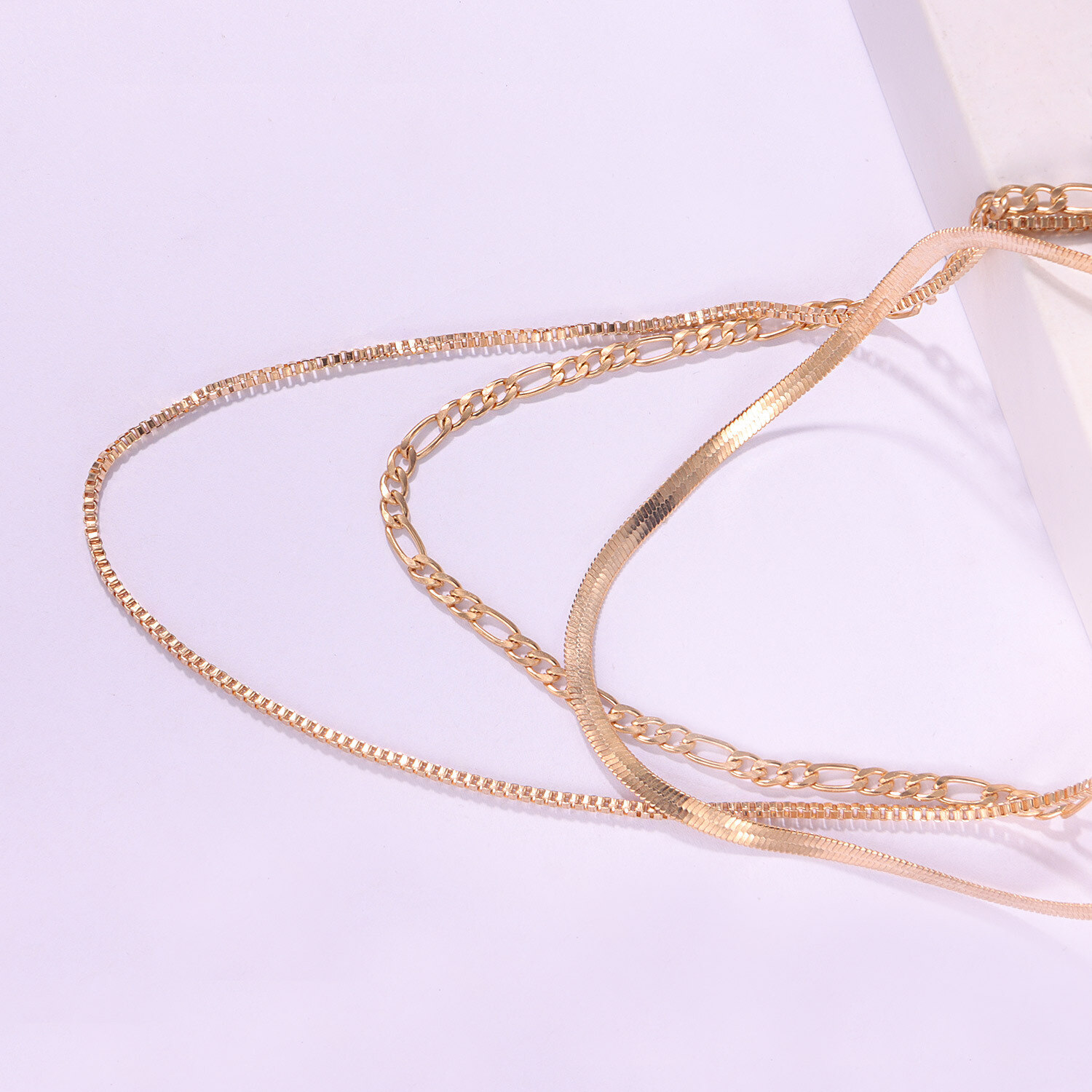 Colar geométrico de várias camadas para mulheres, gargantilha curta popular punk elegante