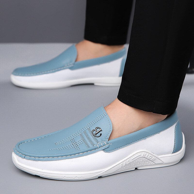Sapatos casuais masculinos de couro com sola macia e sem cadarço