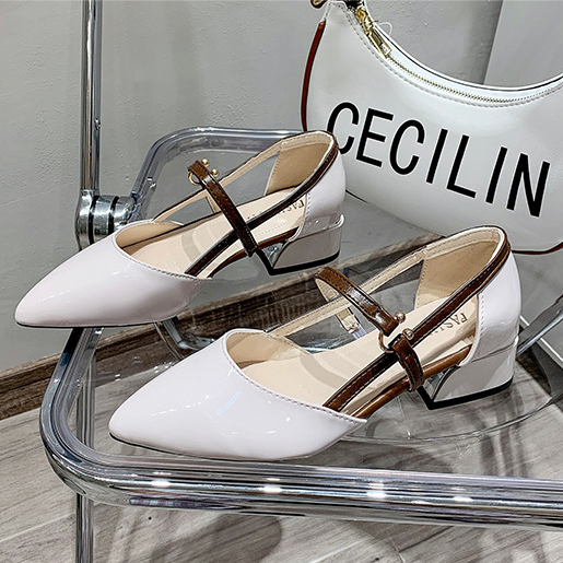 2022 Нови дамски сандали от мека кожа на висок ток