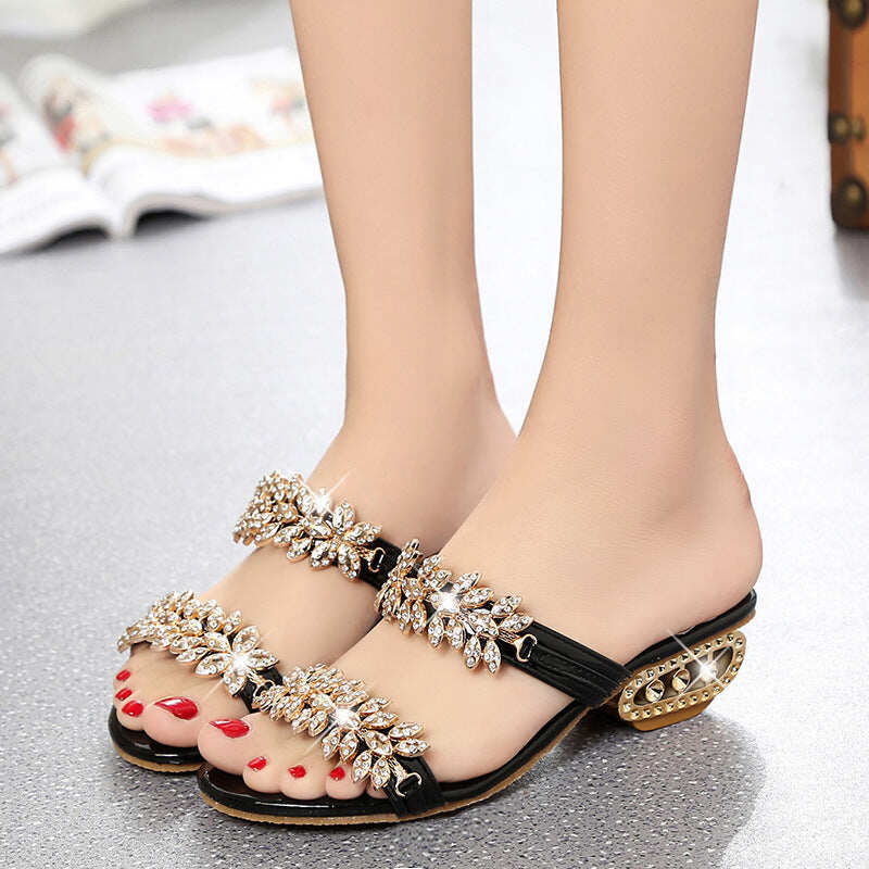 2022 nowe sandały damskie kamyczkowe