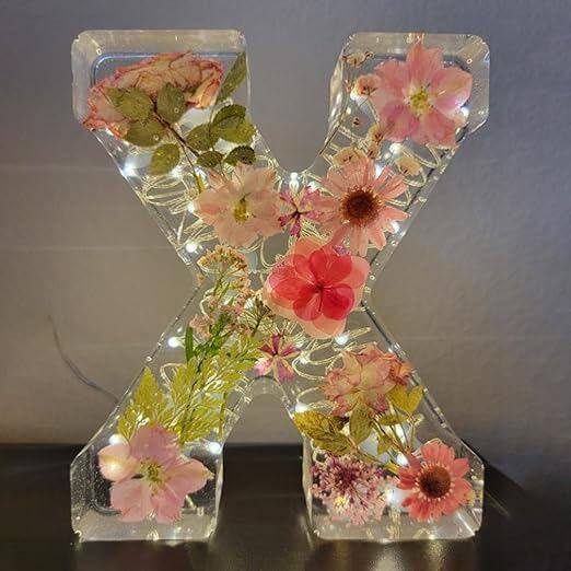 🌸Luz noturna de resina com flores feita à mão
